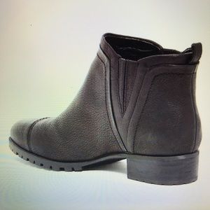 Nine West Booties size 8